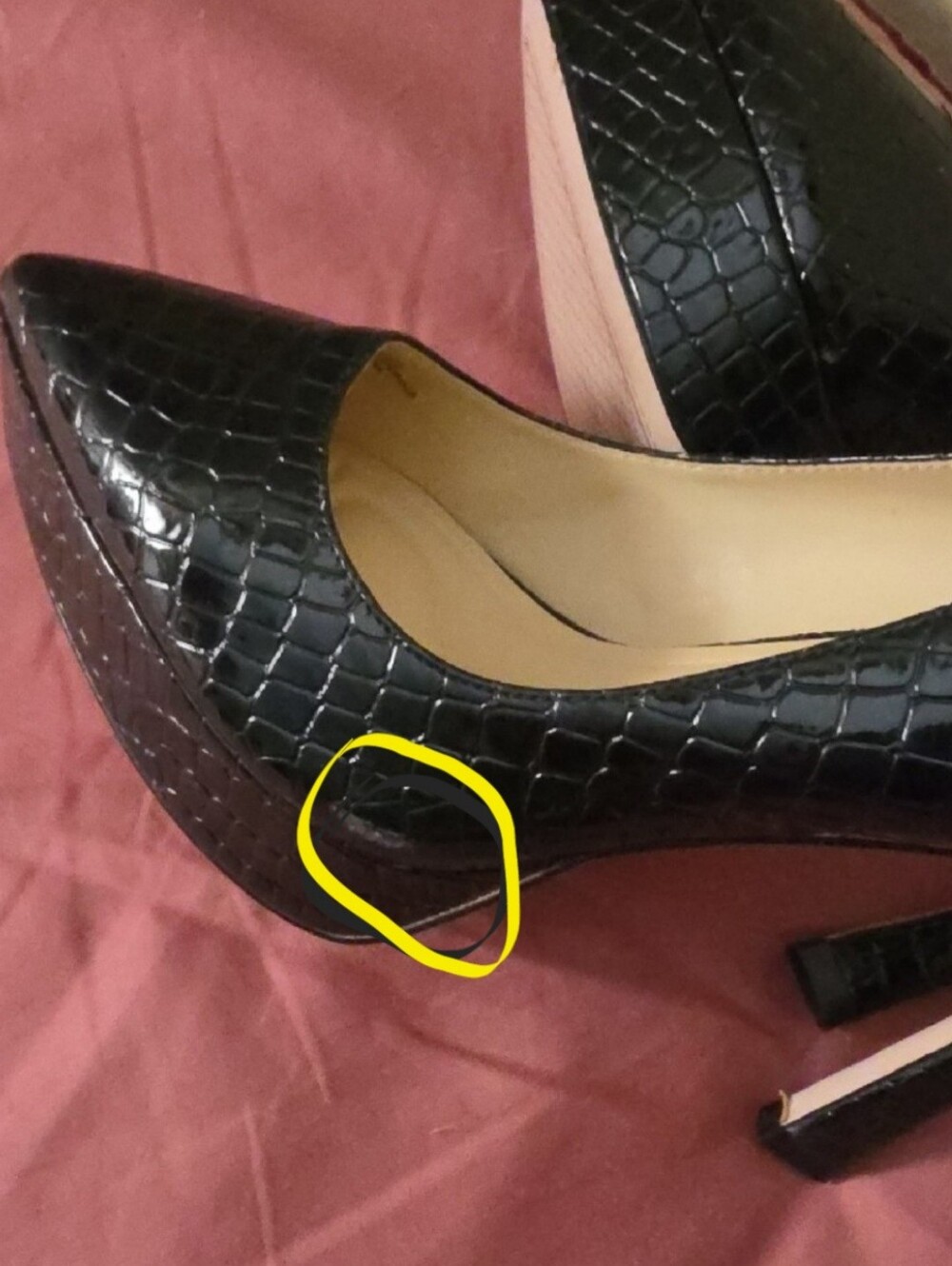 Jessica Simpson Black Croc-Embossed Jariah Platform Pump - Picture 8 of 8